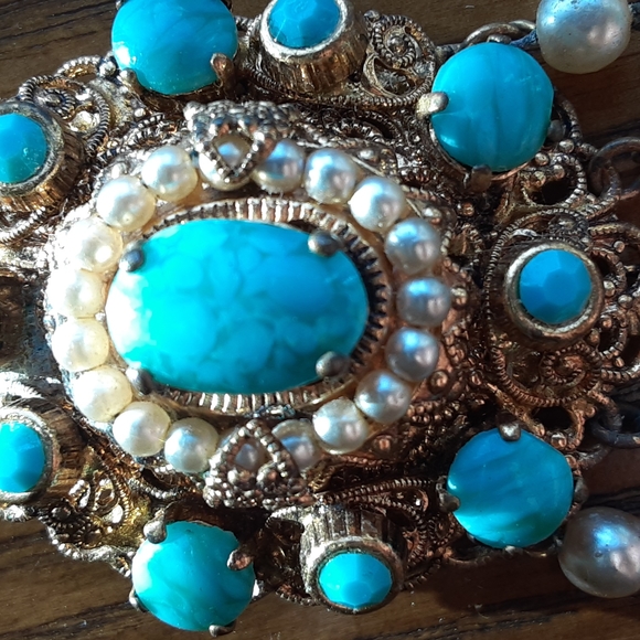 Necklace - Picture 2 of 4